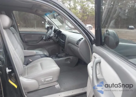 2004 Toyota Sequoia Sr5 V8 z USA, uszkodzony, nr VIN 5TDBT44AX4S225538